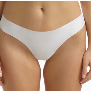 NWT Commando Minimalist White Thong
